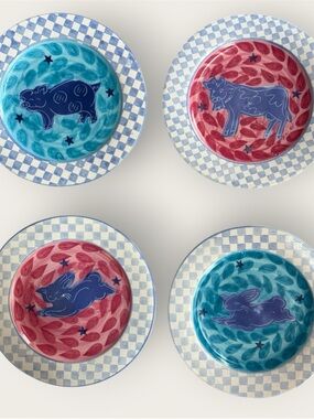 Daniel Lasser studio pottery Hand-Painted Animal dinner plate #4 bunny blue